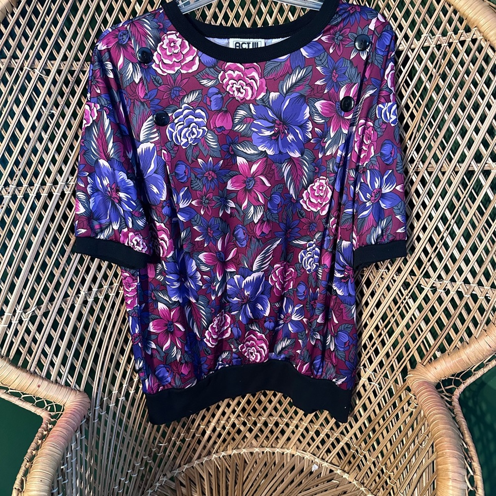 Elegant Floral Short Sleeve Top in Purple and Pink